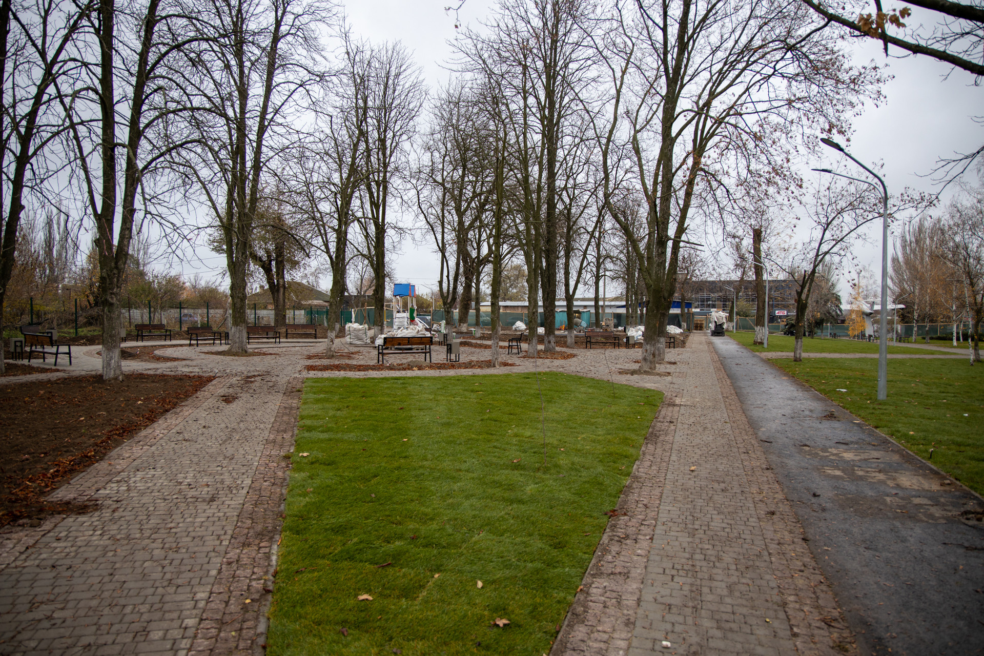 для мешканців марганця завершують оновлювати центральний міський сквер - зображення 2